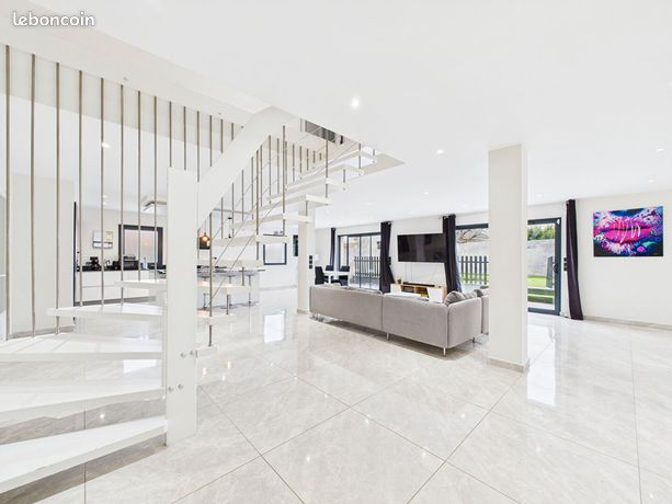 Villa 7 pièces 198 m²