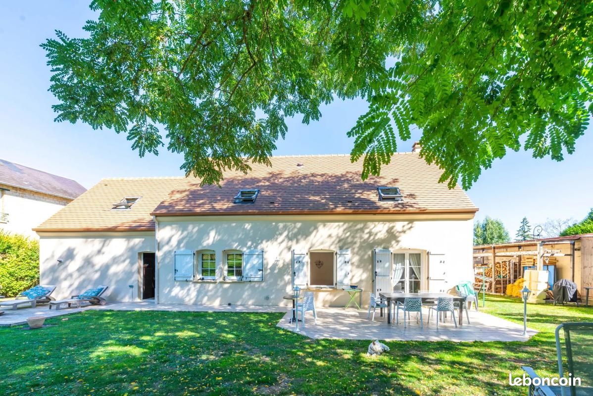 Maison 7 pièces 140 m² · à Ronquerolles · 140 m² · 485 000 €