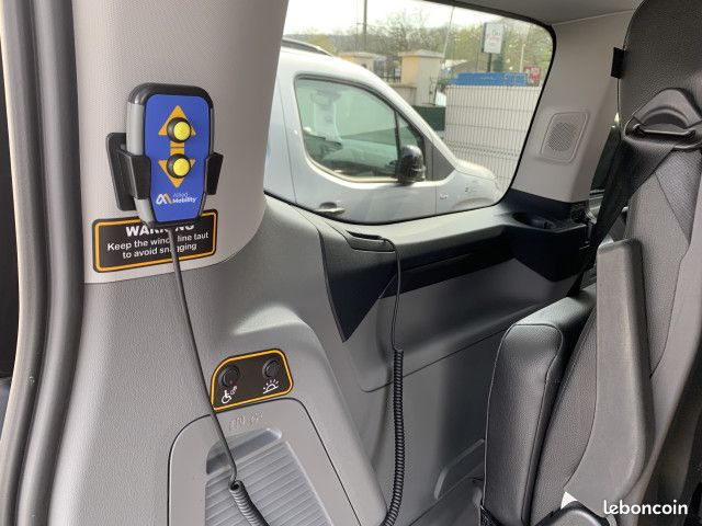 EN STOCK Ford Tourneo Custom INDEPENDANCE 7 PLACES RS L1H1 2.0 EcoBlue 170ch Limited BVA8 TPMR HANDICAP (image 7)