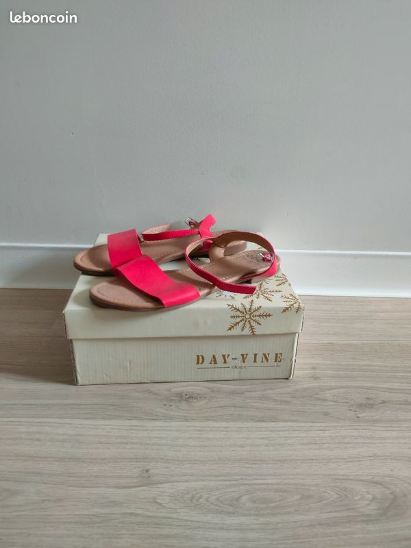 Sandales rouge (image 1)