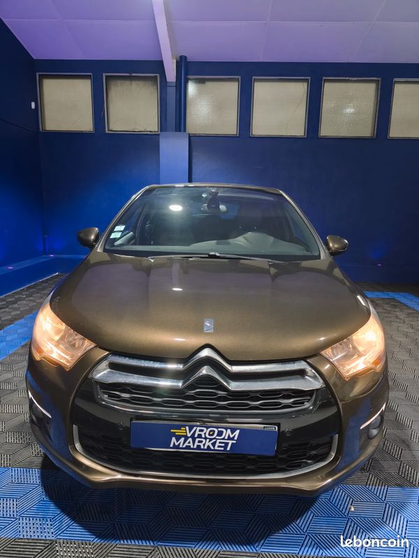 CITROEN DS4 1.6 200ch Sport Chic - 2012 - 104001 km - Faible kilométrage (image 2)