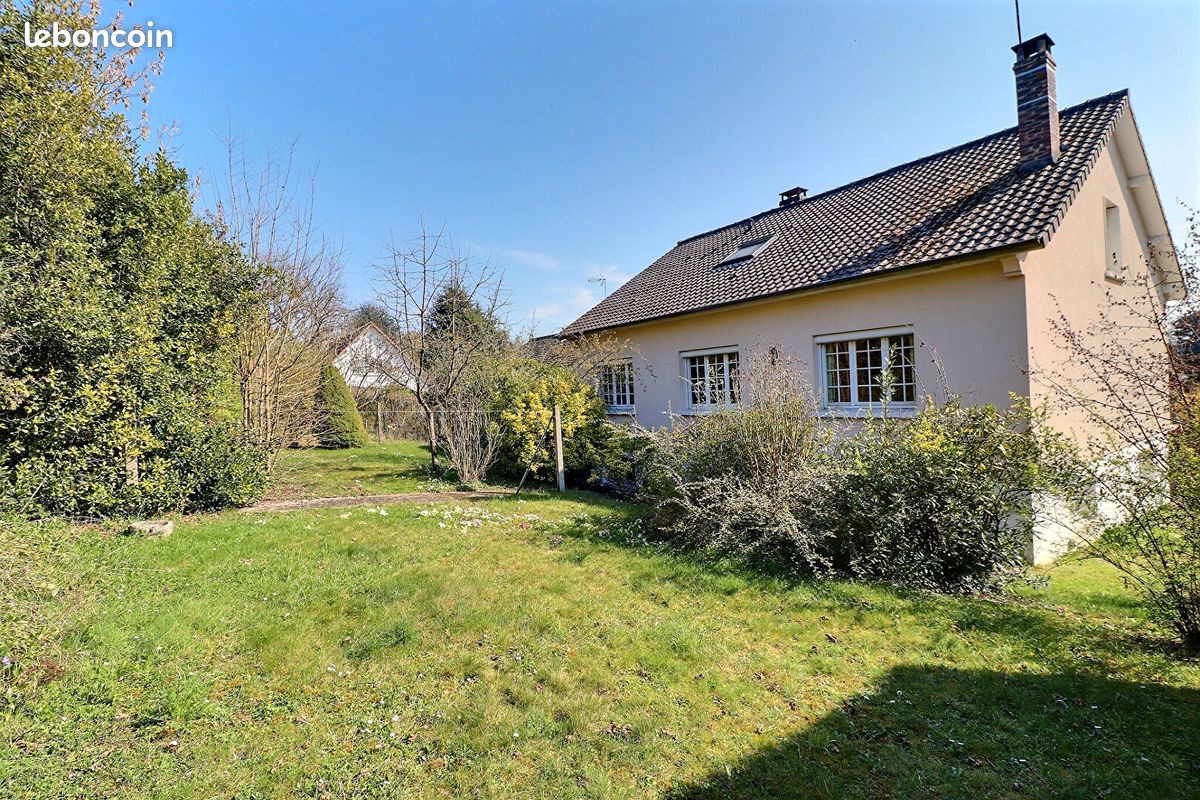 Maison 7 pièces 140 m² · à Saint-Arnoult-en-Yvelines · 140 m² · 292 000 €
