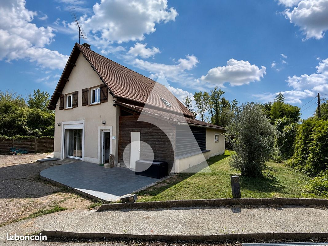 Maison 8 pièces 157 m² · à Leuville-sur-Orge · 157 m² · 329 000 €