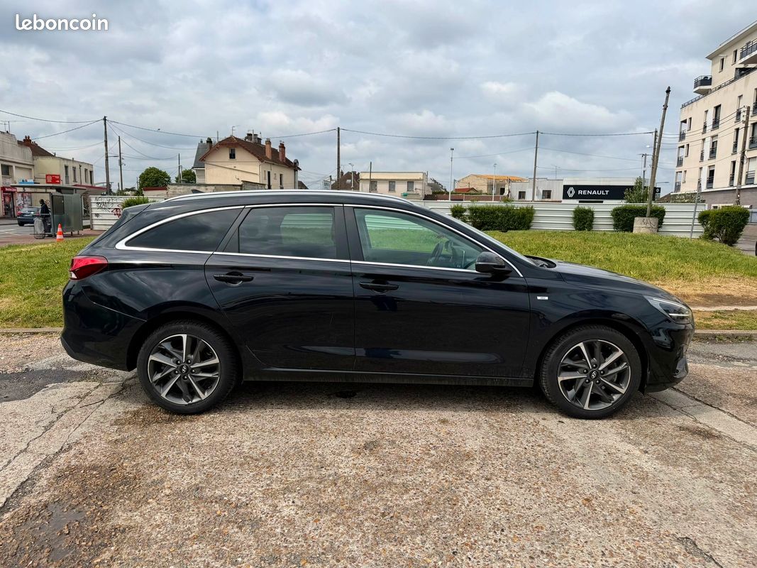 Hyundai i30 Sport Wagon 1.0 120ch (10 800 HT POUR L'EXPORT) (image 4)
