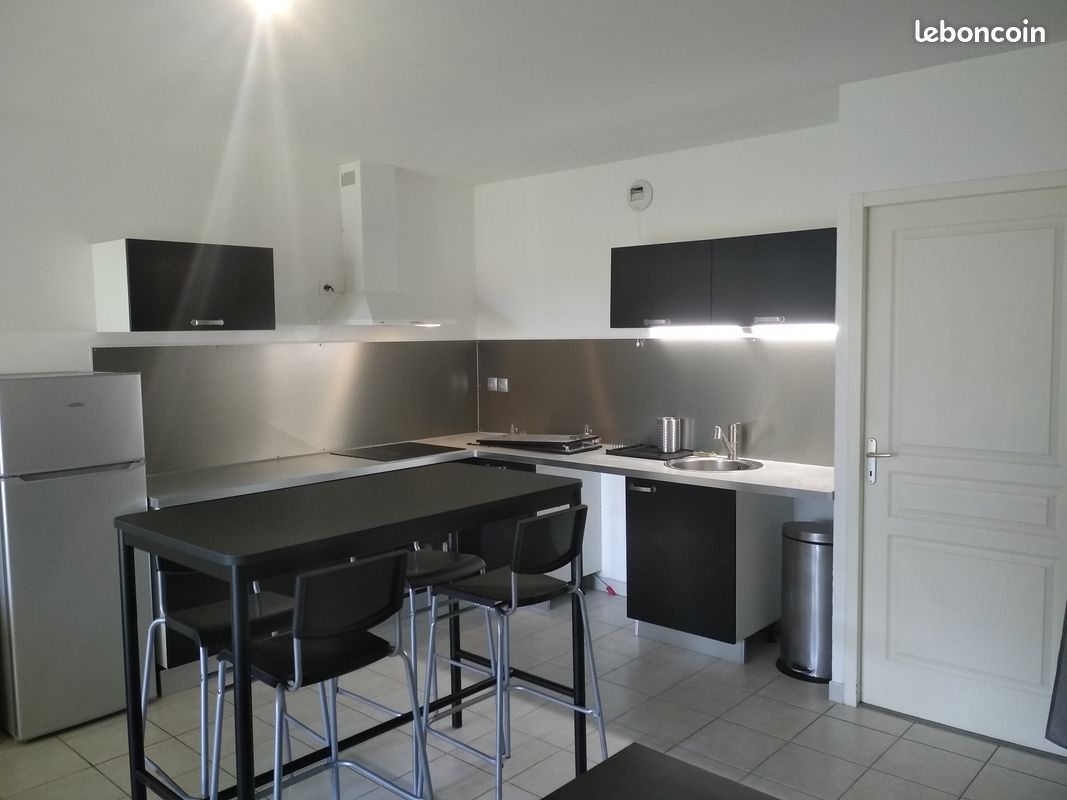 Appartement 2 pièces 48 m² · à Saint-Chamas · 48 m² · 860 €/mois
