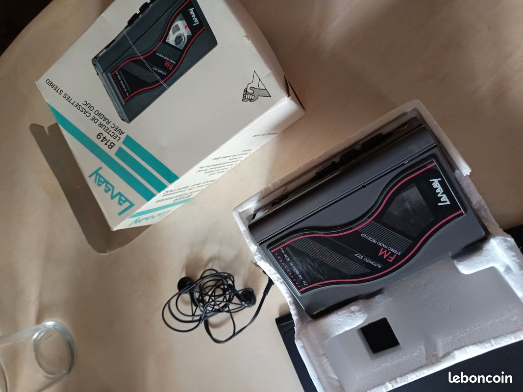 Baladeur K7 / Walkman Vintage LANSAY B149 – Ouvert Mais Neuf, Jamais Servi