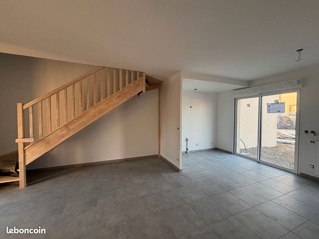 Maison 4 pièces 94 m² · à Vaulx-en-Velin · 94 m² · 351 000 €