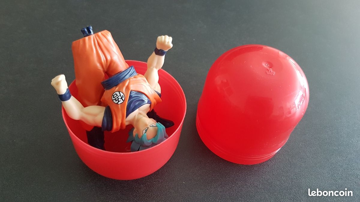 Livraison possible Maxi Kinder Surprise figurine Dragon Ball Z