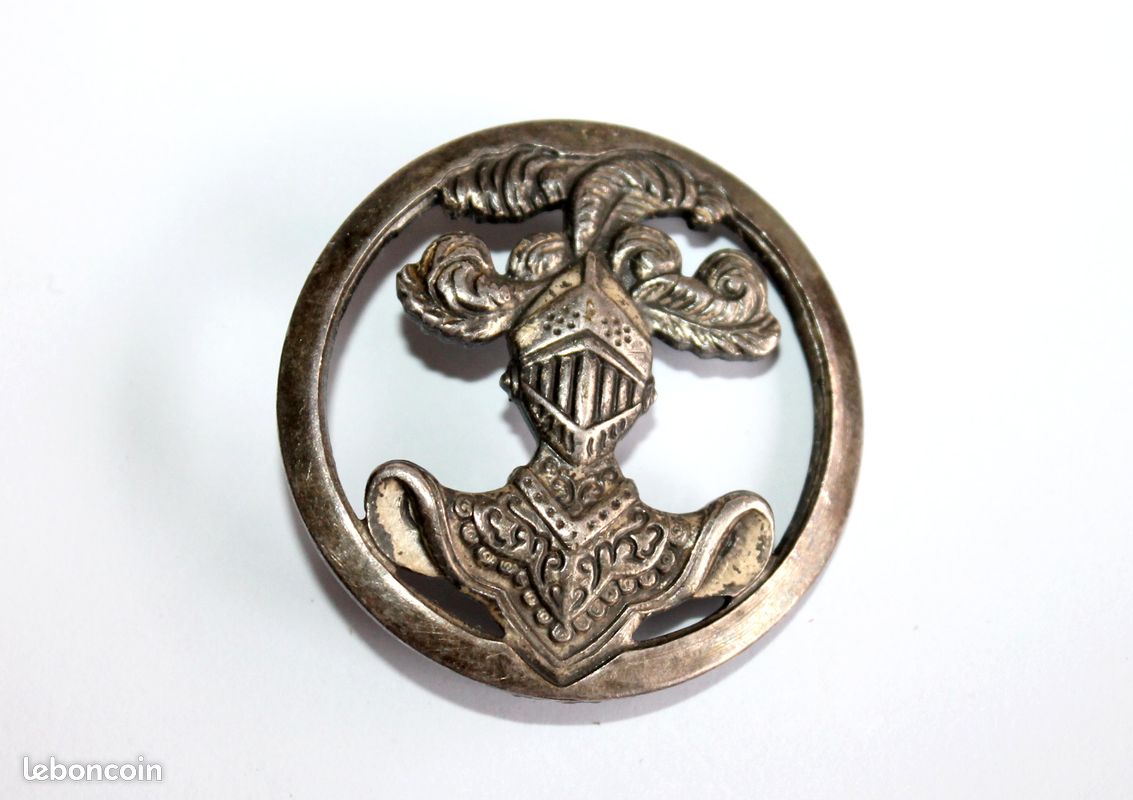 Broche insigne militaire de beret de l'armee blinde cavalerie regiment de spahis (image 1)