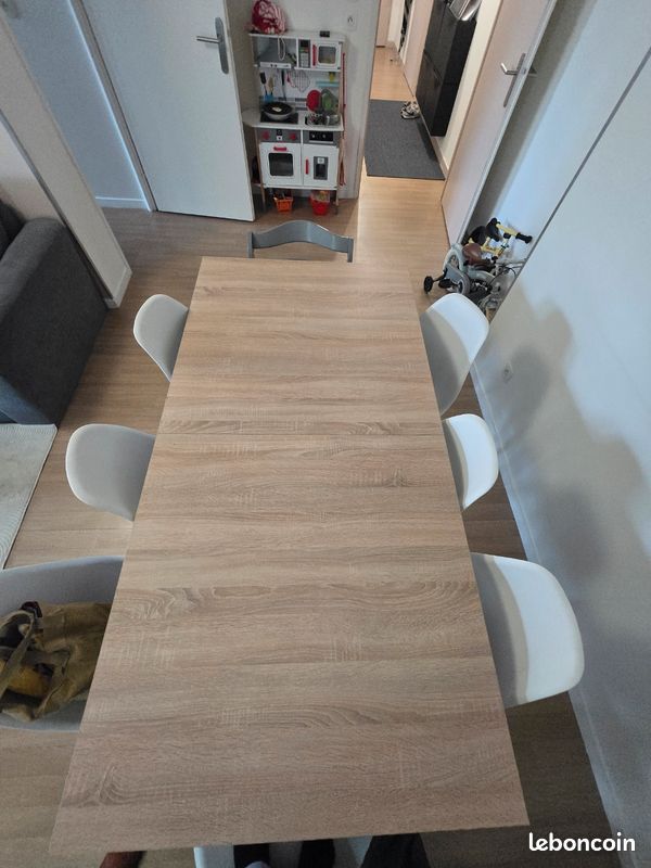 Table d intérieur (image 1)