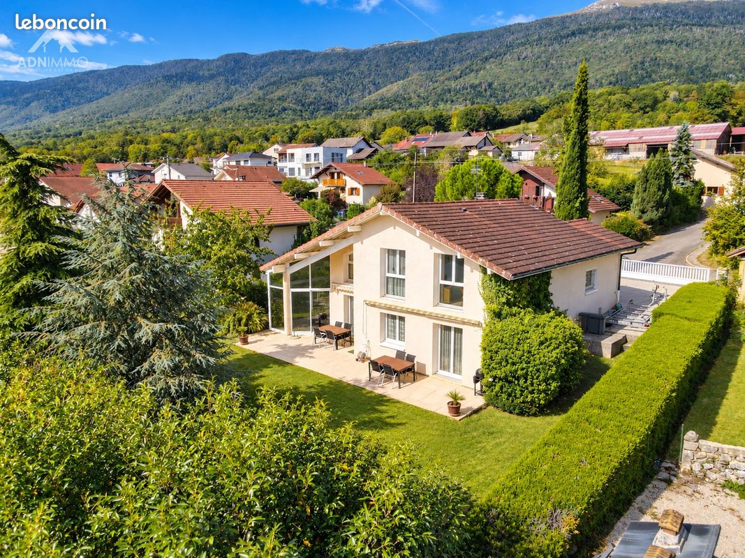 Maison 5 pièces 148 m² · à Saint-Jean-de-Gonville · 148 m² · 849 000 €