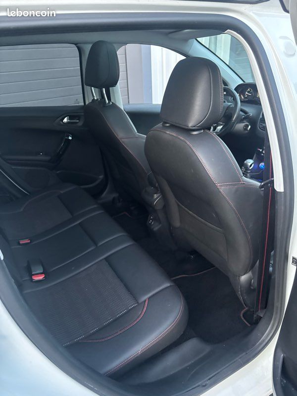 Peugeot 2008 1.6 hdi 120 gt line *kit distribution neuf* 8900 euro (image 5)