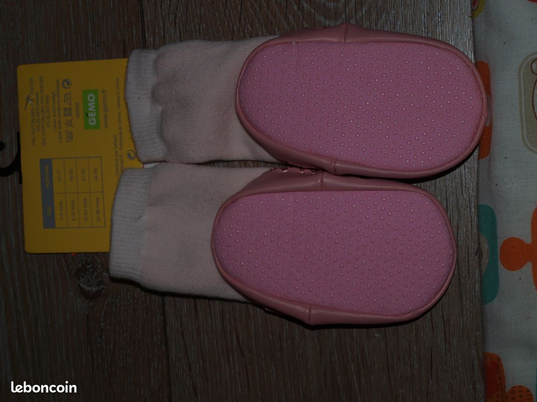 Chaussons chaussettes interieur bébé fille 20 neuf (image 2)