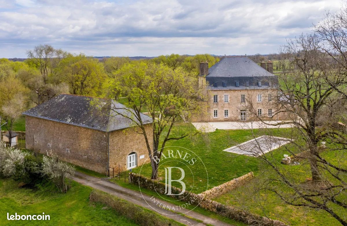 Maison 15 pièces 500 m² · à Figeac · 500 m² · 880 000 €