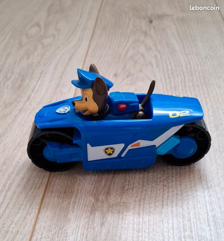 Pat'Patrouille – Véhicule Transformable Chase – Voiture De Police Interactive Qui Se Transforme En Moto – Lance-projectiles, Lumières Et Sons – Dès 3 Ans