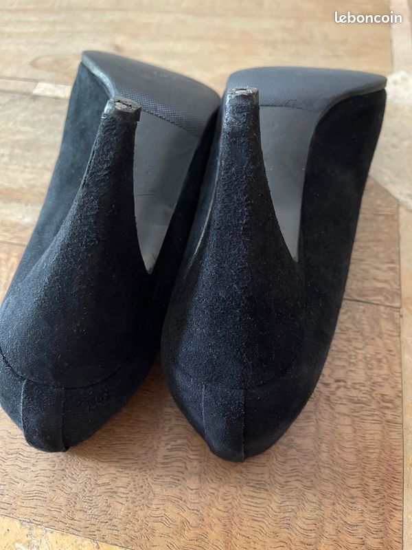 Escarpins en daim noir T. 37,5 38 Charles Jourdan Vintage 80's (image 7)