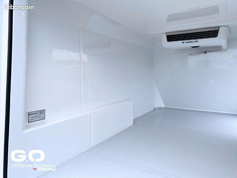 Renault Trafic véhicule réfrigéré isotherme 4.4m³ (FRAX) L2H1 2.0 dCi 130ch (Diesel) BVM - Confort - Fourgon frigo occasion by Gruau - à partir de 845/mois (image 10)