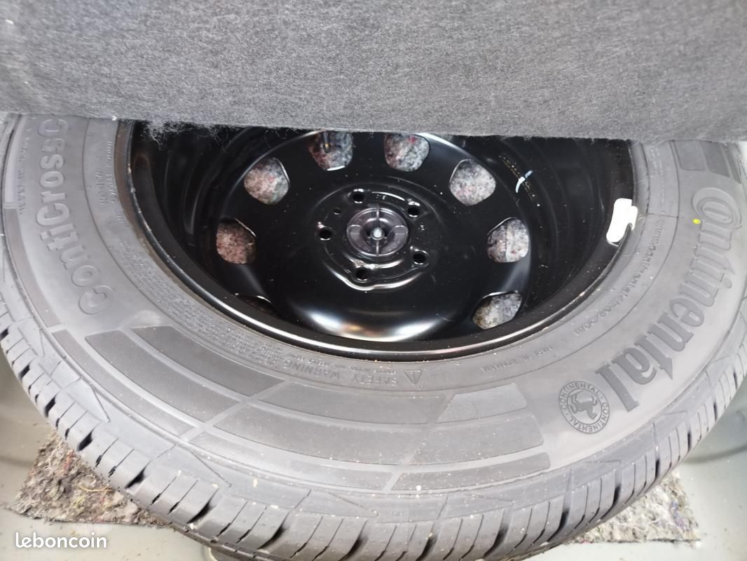 Dacia Duster 1.5 Blue dCi 115ch Extreme 4x4 (image 22)