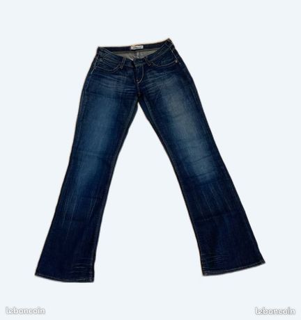 Jeans Levi's 572 Boot Cut - Taille 38 Pour Femme - Occasion En Très Bon état