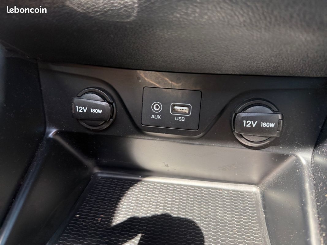 HYUNDAI TUCSON 1.7 CRDi 141 2WD DCT-7 Executive - GARANTIE 12MOIS - TOIT OUVRANT - CAMERA DE RECUL - SIEGES VENTILE (image 21)