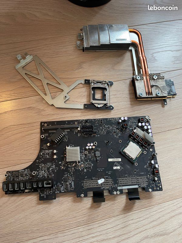 Carte graphique HD 5750 1GB iMac 27 pouces de 2010 Carte graphique HD 5750 1GB iMac 27 pouces de 2010