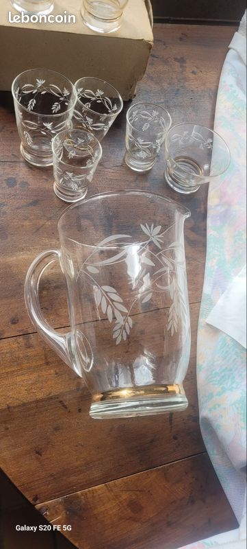 Verres anciens et carafe (image 5)