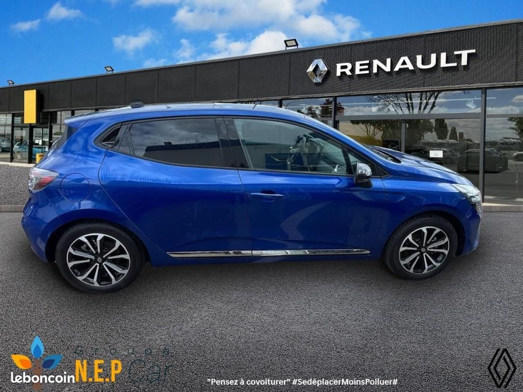 Renault Clio TECHNO FULL HYBRID E-TECH 145 CH-24 (image 4)