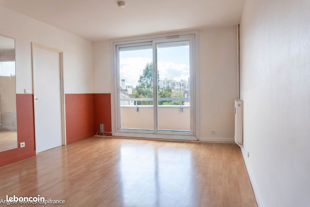 Appartement 1 pièce 28 m² · à Neuilly-sur-Marne · 28 m² · 134 000 €