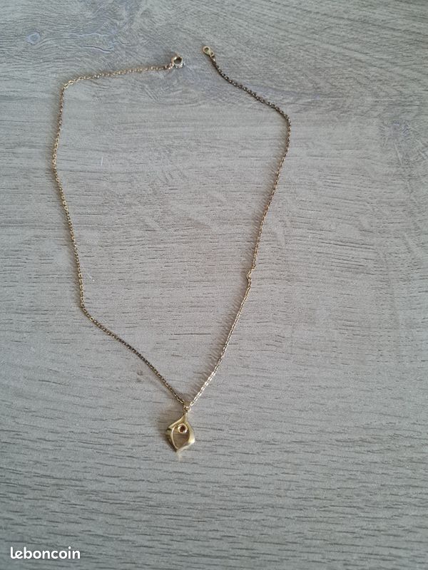 Chaine avec pendentif doré (image 2)