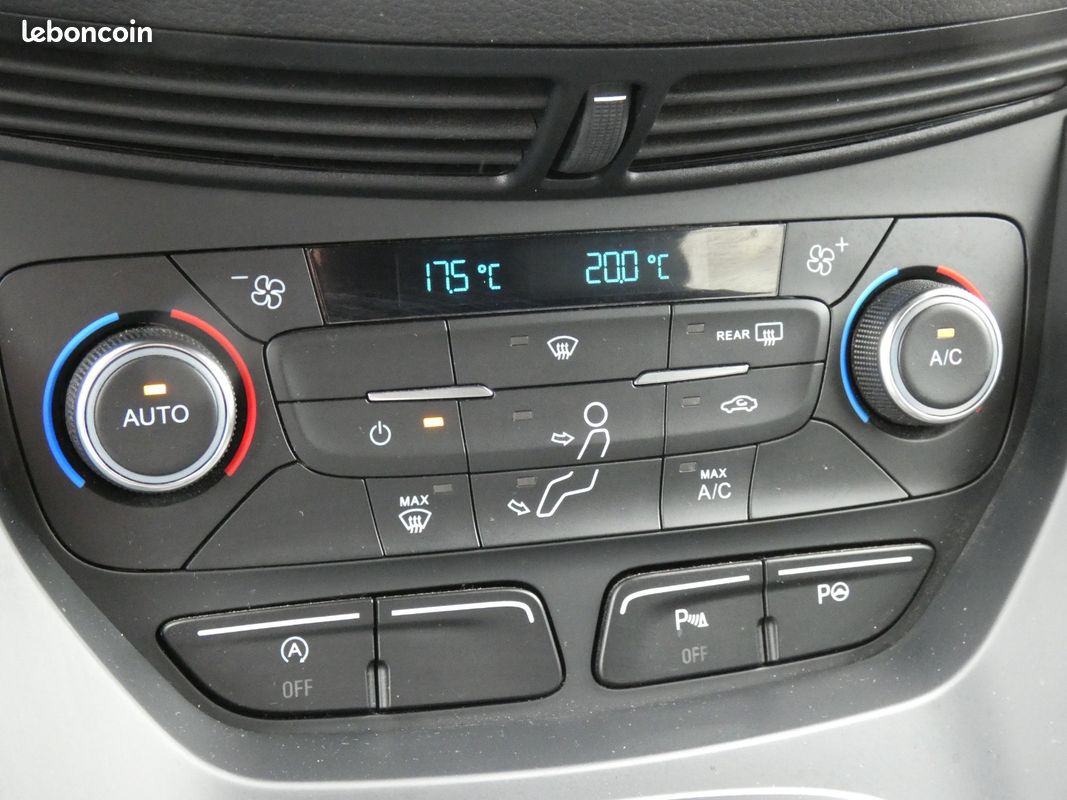 FORD KUGA 1.5 TDCi 120 4x2 Powershift ST-Line (Historique de factures d'entretien dispo) (image 20)