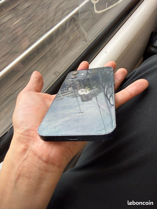 IPhone 12 (image 5)