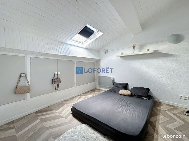 https://img.leboncoin.fr/api/v1/lbcpb1/images/1d/9f/cb/1d9fcb659b850f24ab99168c36297f28588bfb11.jpg?rule=ad-image