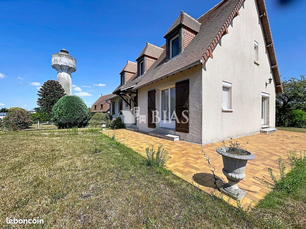 Maison 5 pièces 148 m² · à Équemauville · 148 m² · 386 000 €