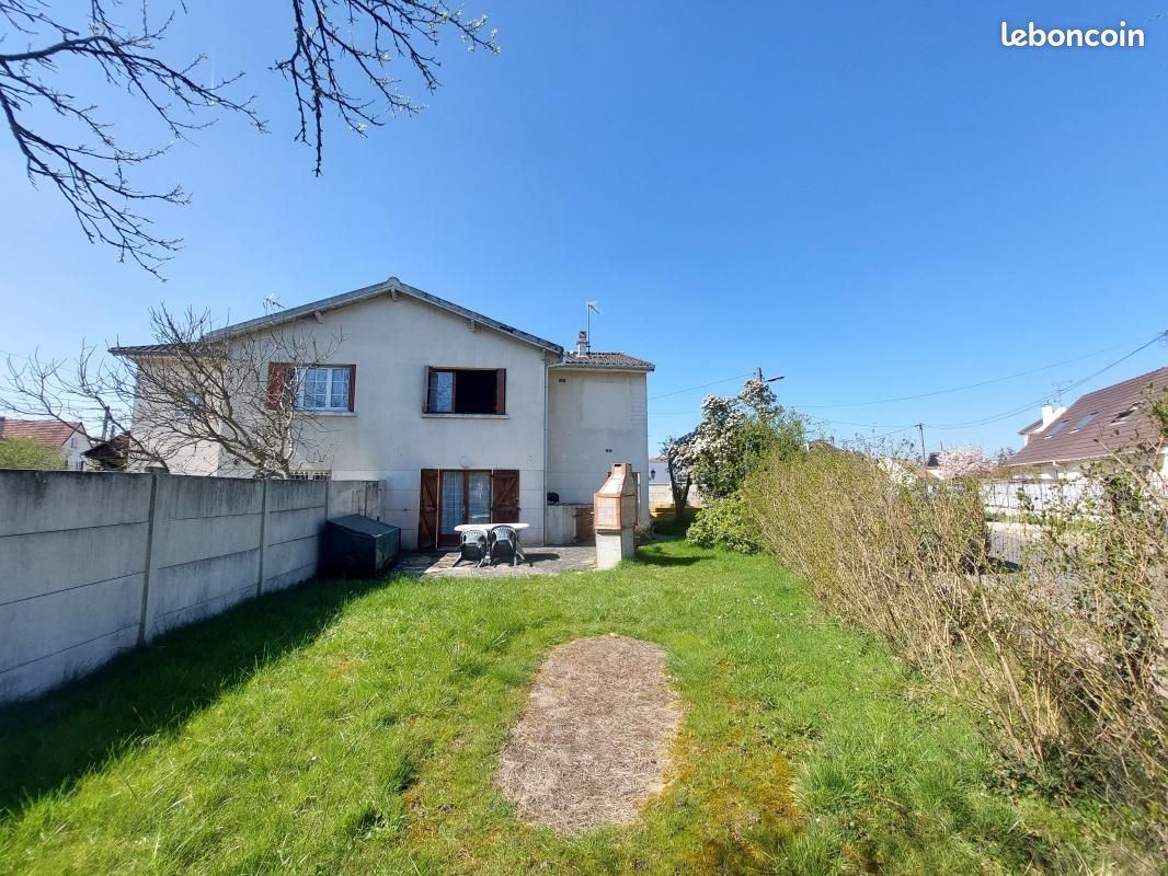 Maison 4 pièces 96 m² · à Ozoir-la-Ferrière · 96 m² · 300 000 €