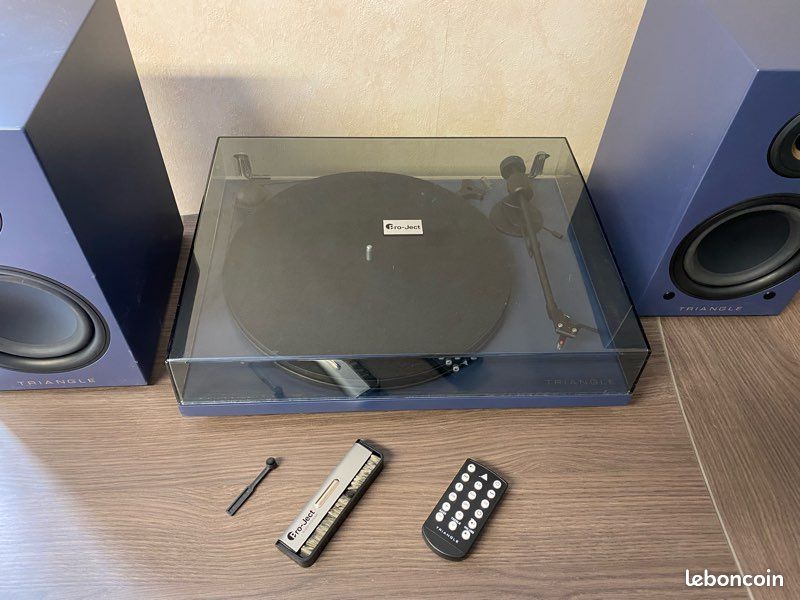 Platine vinyle bluetooth thomson avec enceintes intégrées (tt650bt