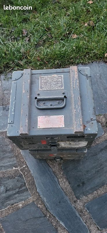 Caisse militaire en bois (image 1)
