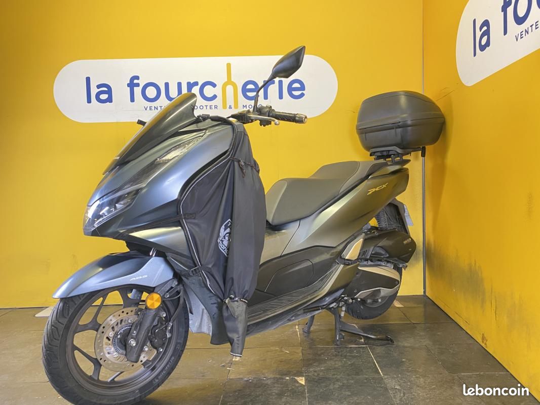 Honda PCX 125 (image 1)