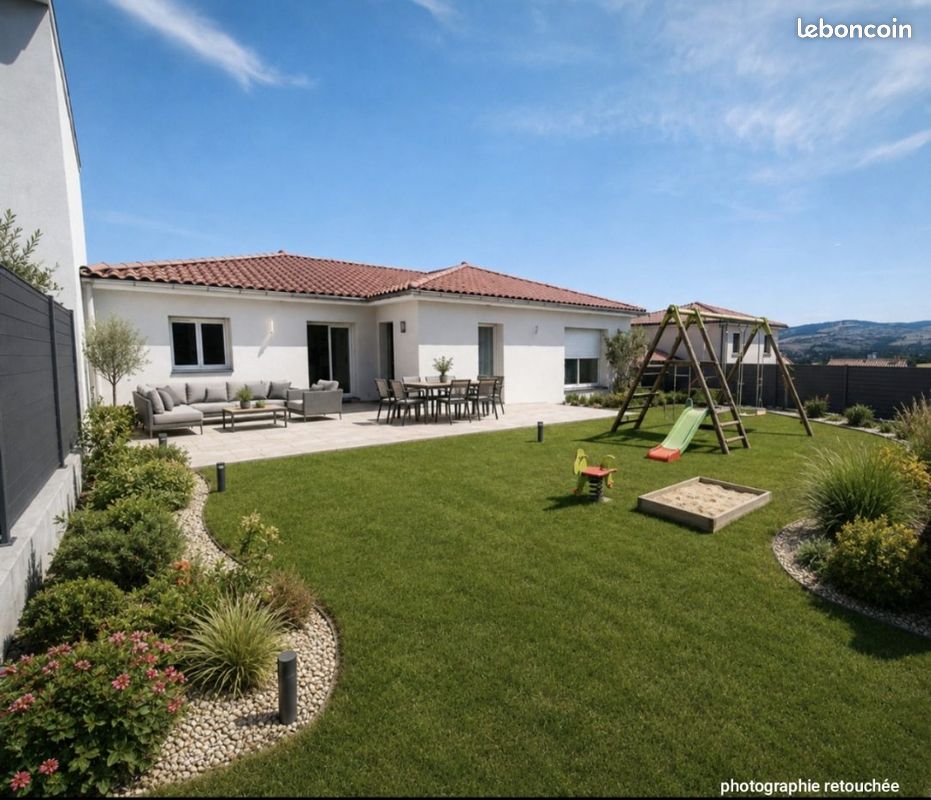 Maison 6 pièces 144 m² · à Genilac · 144 m² · 330 000 €
