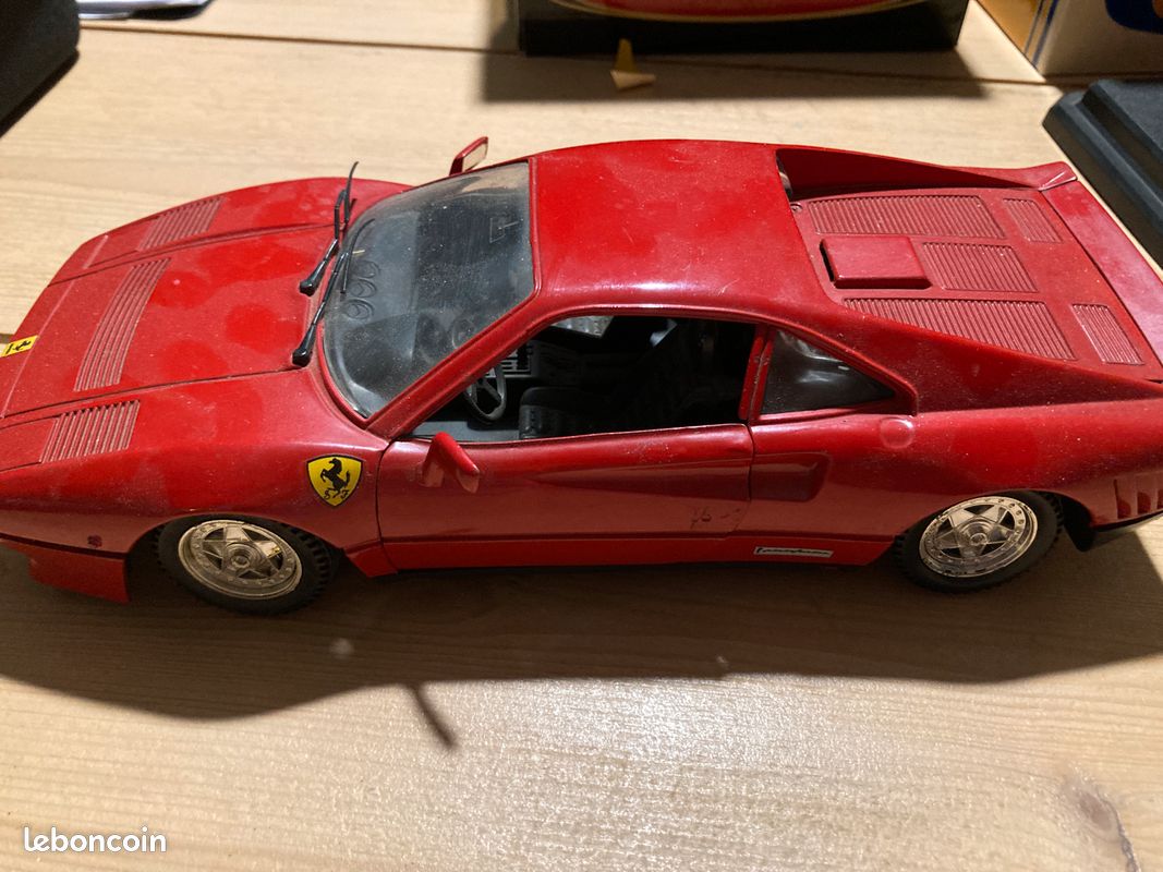 Miniature Ferrari GTO Polistil échelle 1/16 - Voiture De Collection Vintage