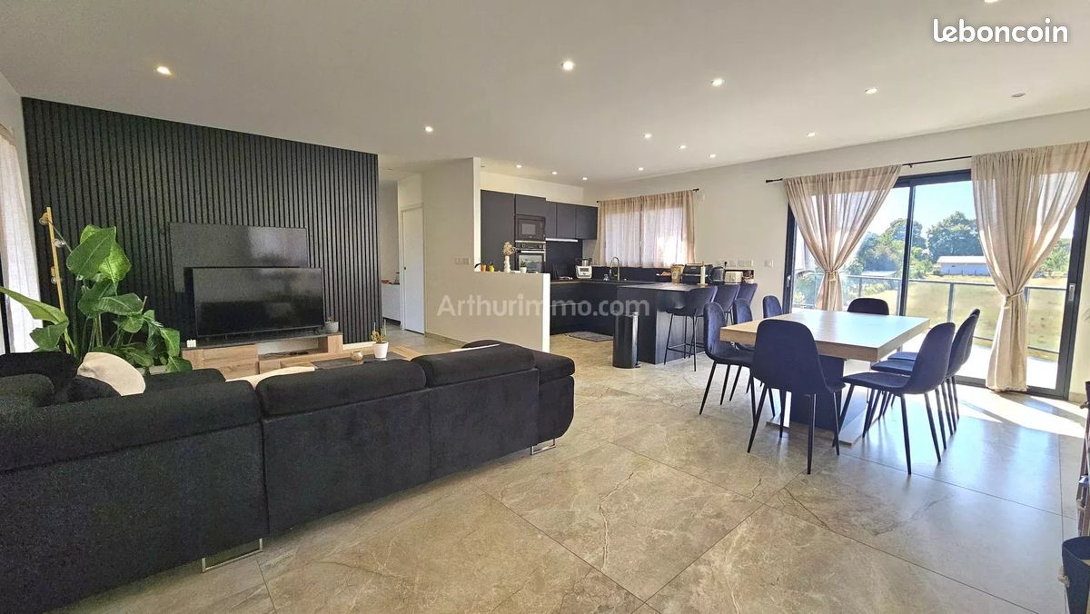 Maison 5 pièces 126 m² · à Saint-André-le-Gaz · 126 m² · 339 000 €