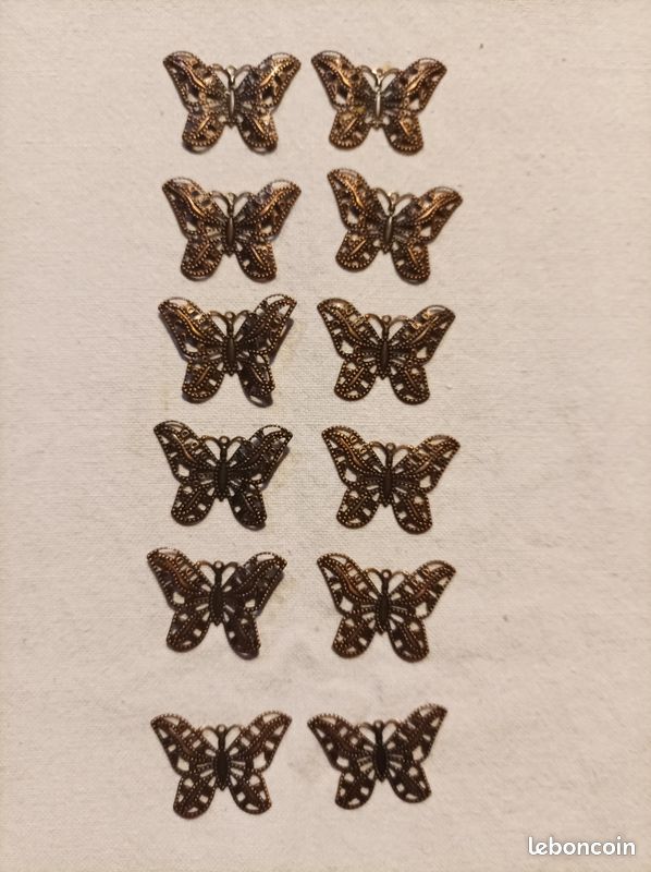 Breloques papillons (image 1)