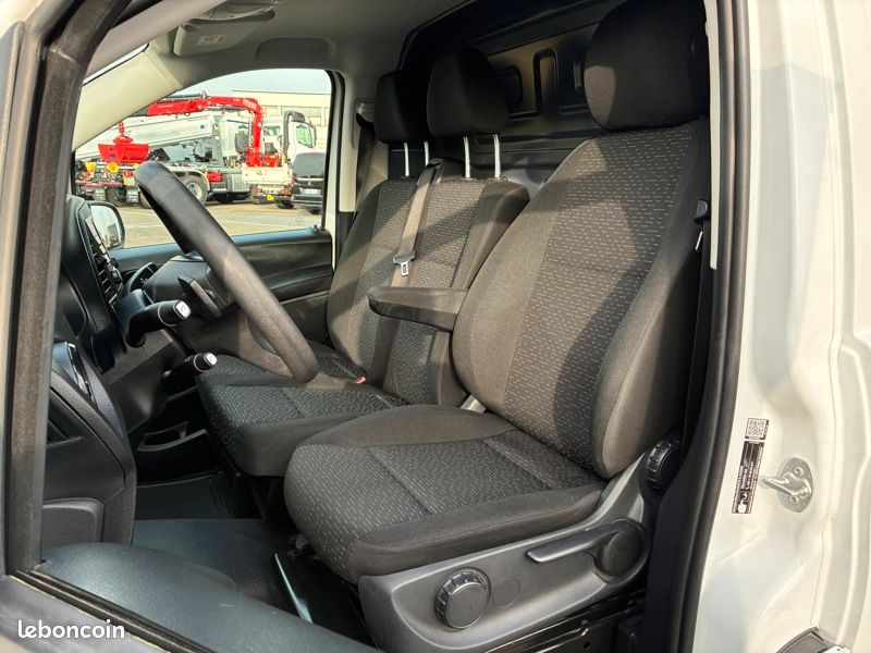 Mercedes Vito 116 CDI Fourgon Long L2 163ch BVA LED 31500HT Gar (image 11)