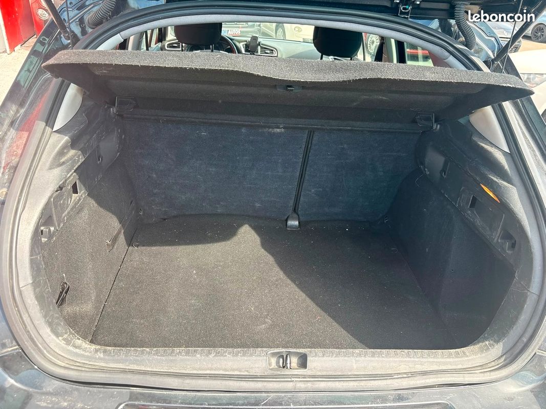 Citroën C4 1.6L HDI 112 CHEVAUX BOÎTE AUTOMATIQUE | ENTIÈREMENT RÉVISÉE ET GARANTIE (image 19)