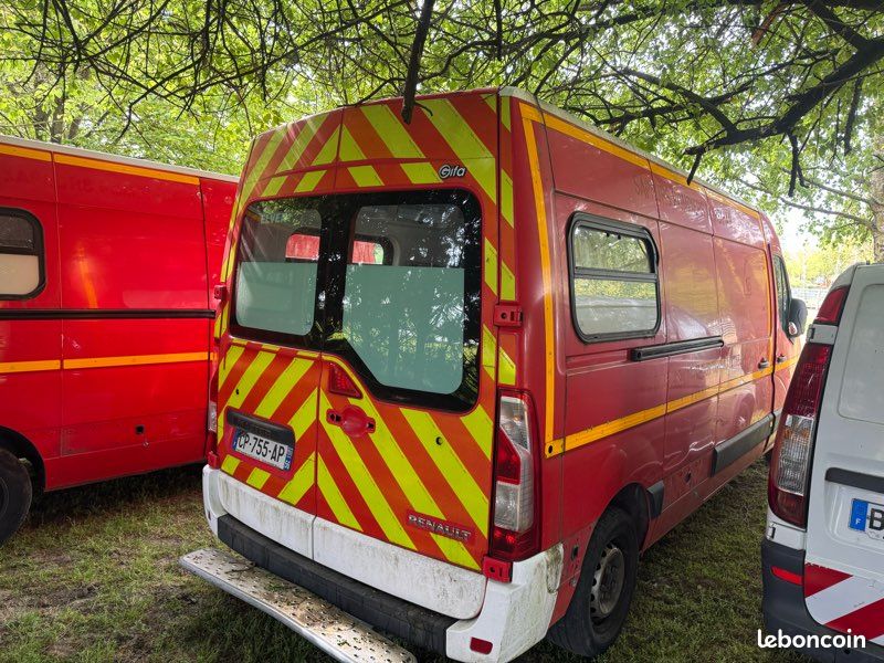 Renault master 150 dci ambulance (image 2)