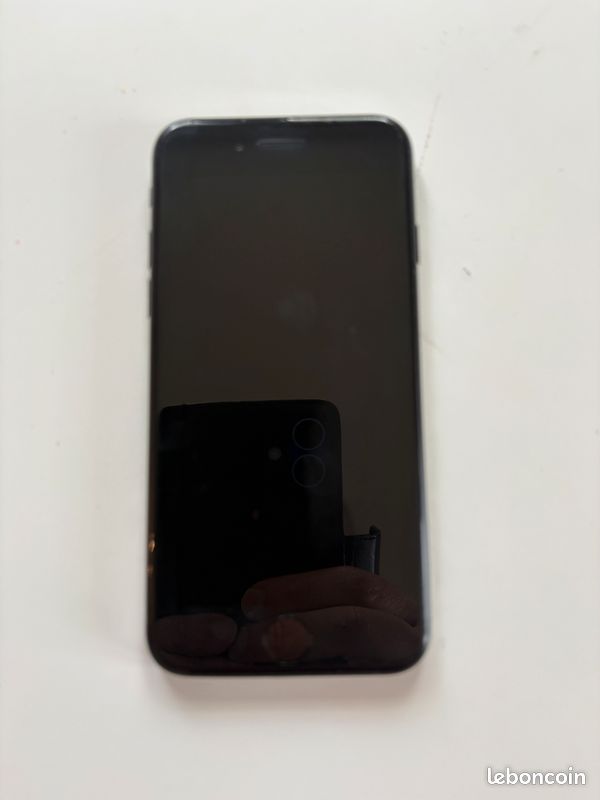 IPhone SE (3rd Génération) 64 Go Version globale - Comme Neuf (image 2)