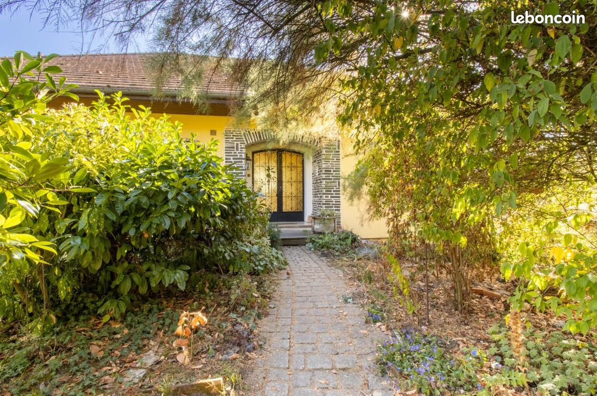 Maison 6 pièces 210 m² · à Mirecourt · 210 m² · 299 000 €