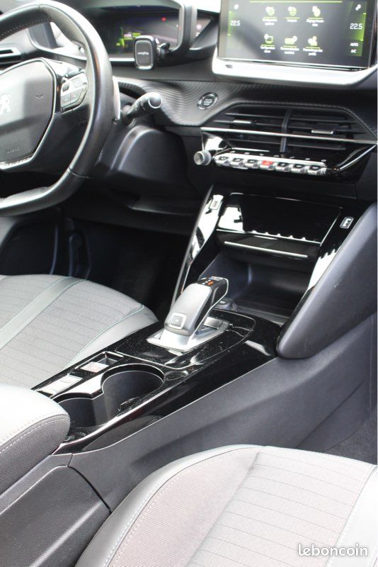 Peugeot 208 (image 4)