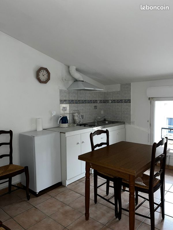 Appartement 2 pièces 25 m² · à Clermont-l'Hérault · 25 m² · 350 €