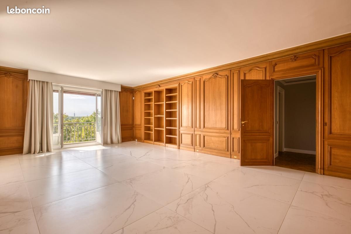 Appartement 6 pièces 188 m² · à Ville-d'Avray · 188 m² · 4 990 €/mois