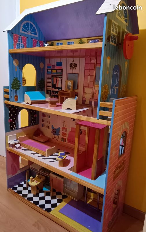 Grande maison en bois, de poupée style Barbie, avec accessoires